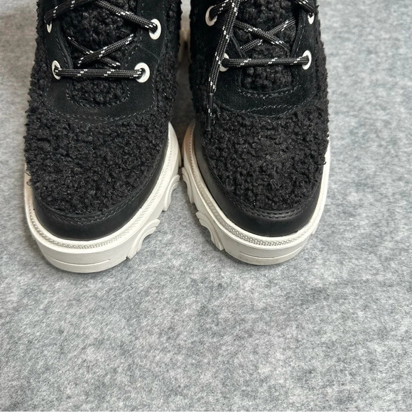 Sorel Women's Brex Leather & Faux Shearling Block Heel Lace-Up Bootie  Sz: 8 - Picture 7 of 13